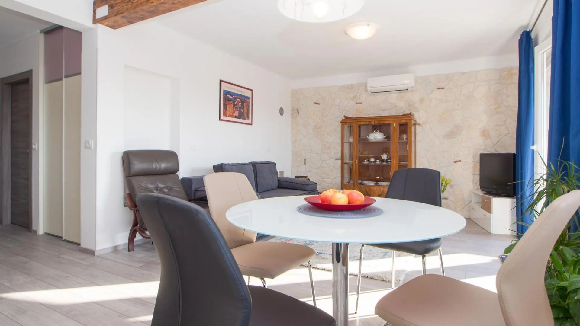 Komfortable Ferienwohnung Mit Terrasse Und Garten Rovinj Chorvatsko